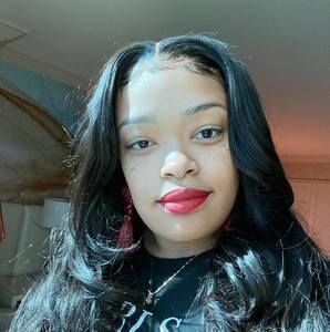 Meet your Posher, Jonieea